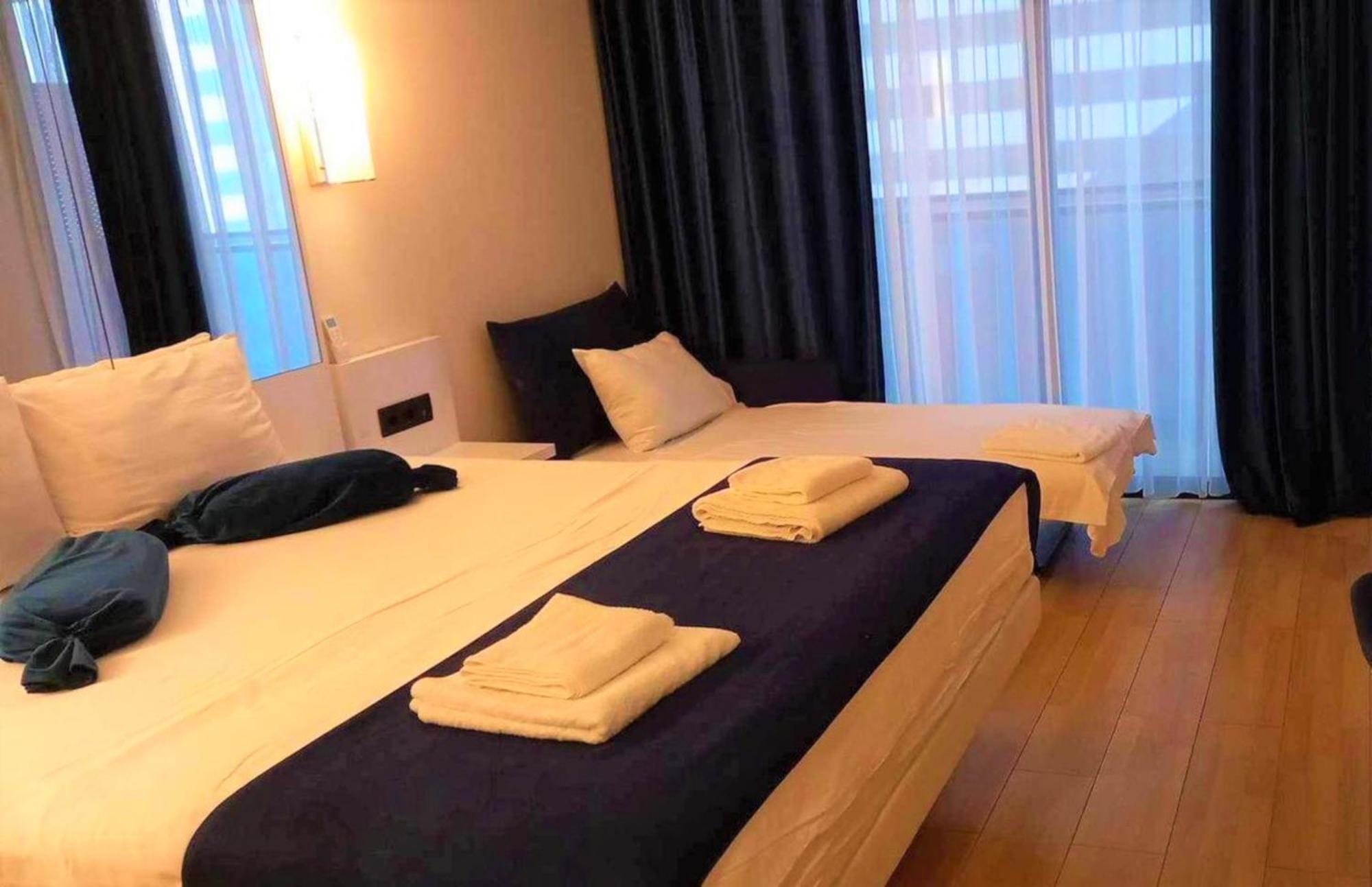 Orbi Twin Towers Aparthotel With Sea View Батумі Екстер'єр фото