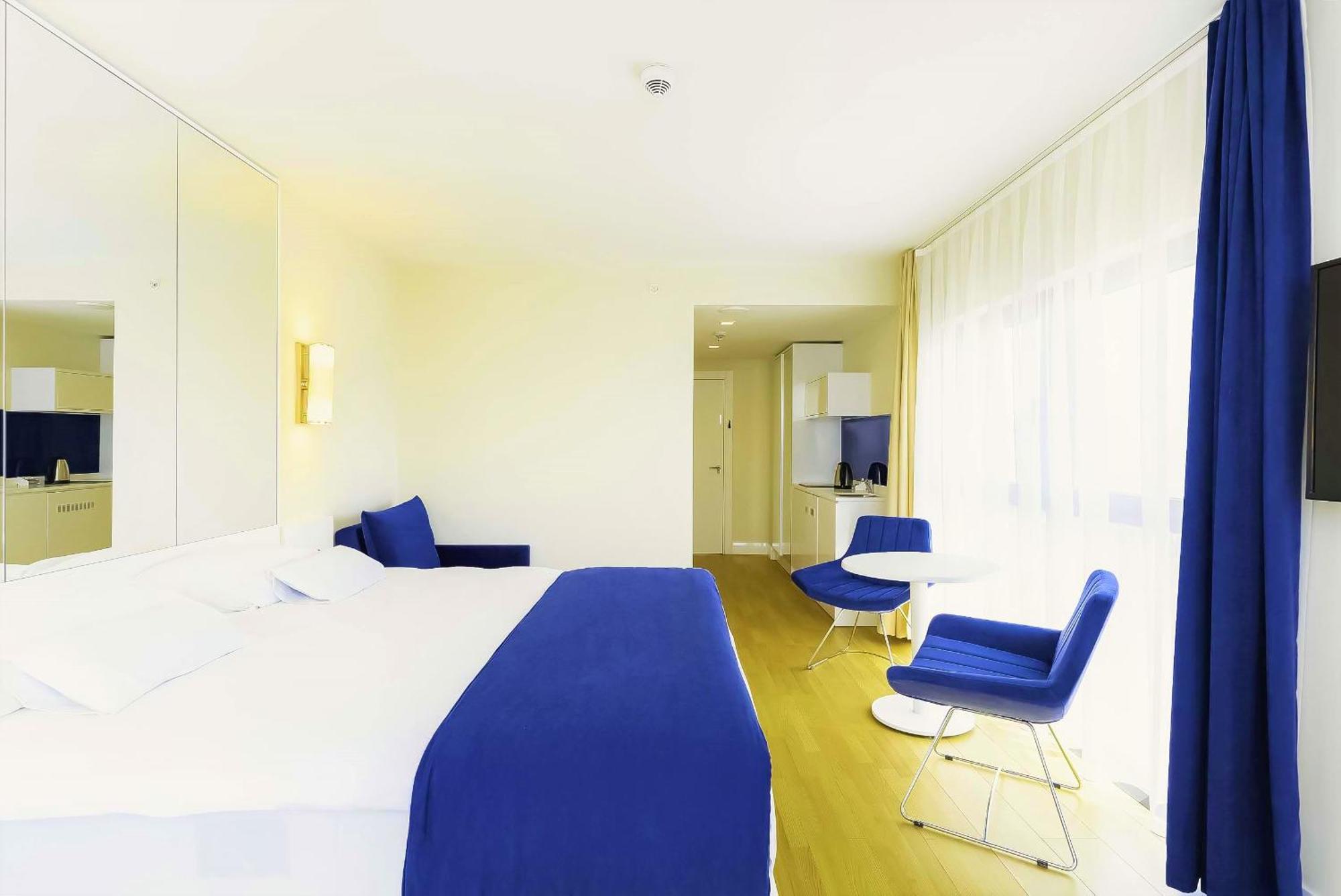 Orbi Twin Towers Aparthotel With Sea View Батумі Екстер'єр фото
