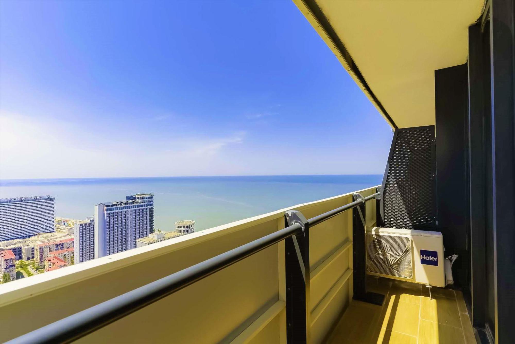 Orbi Twin Towers Aparthotel With Sea View Батумі Екстер'єр фото