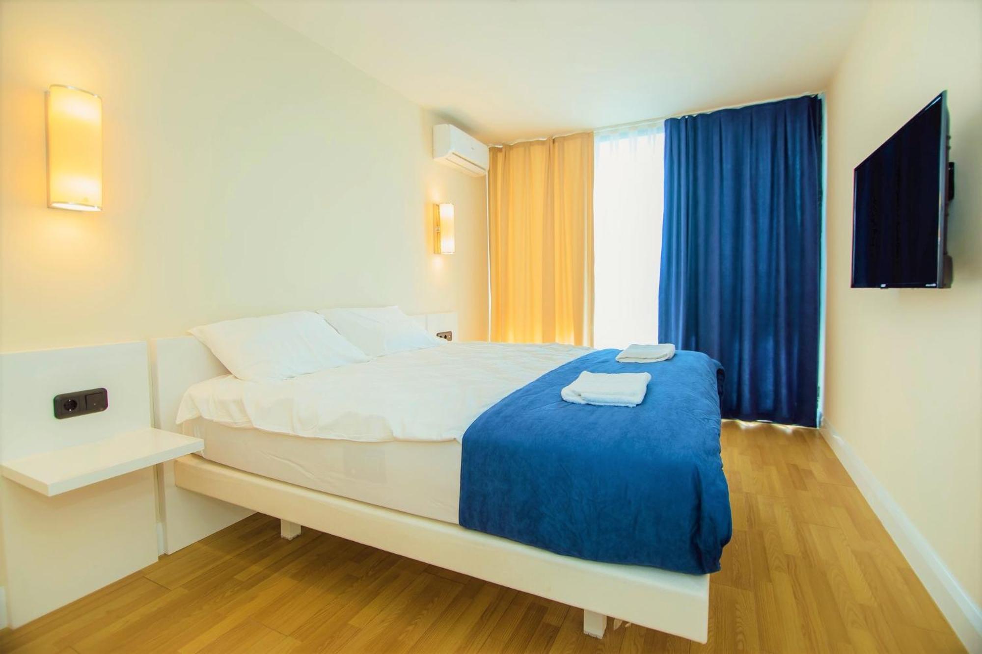 Orbi Twin Towers Aparthotel With Sea View Батумі Екстер'єр фото