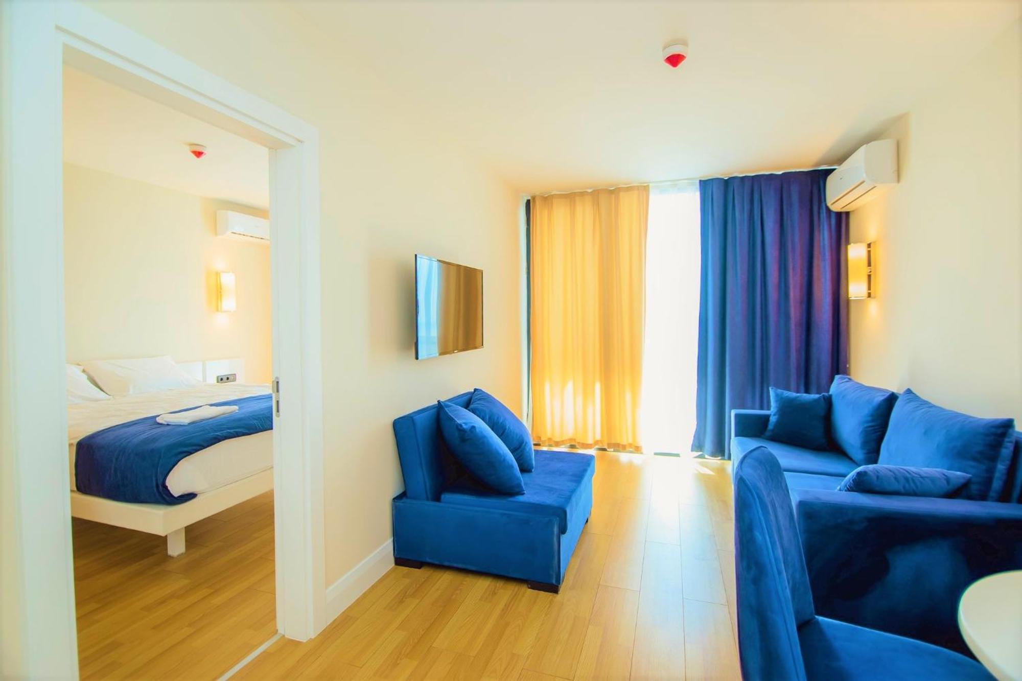 Orbi Twin Towers Aparthotel With Sea View Батумі Екстер'єр фото