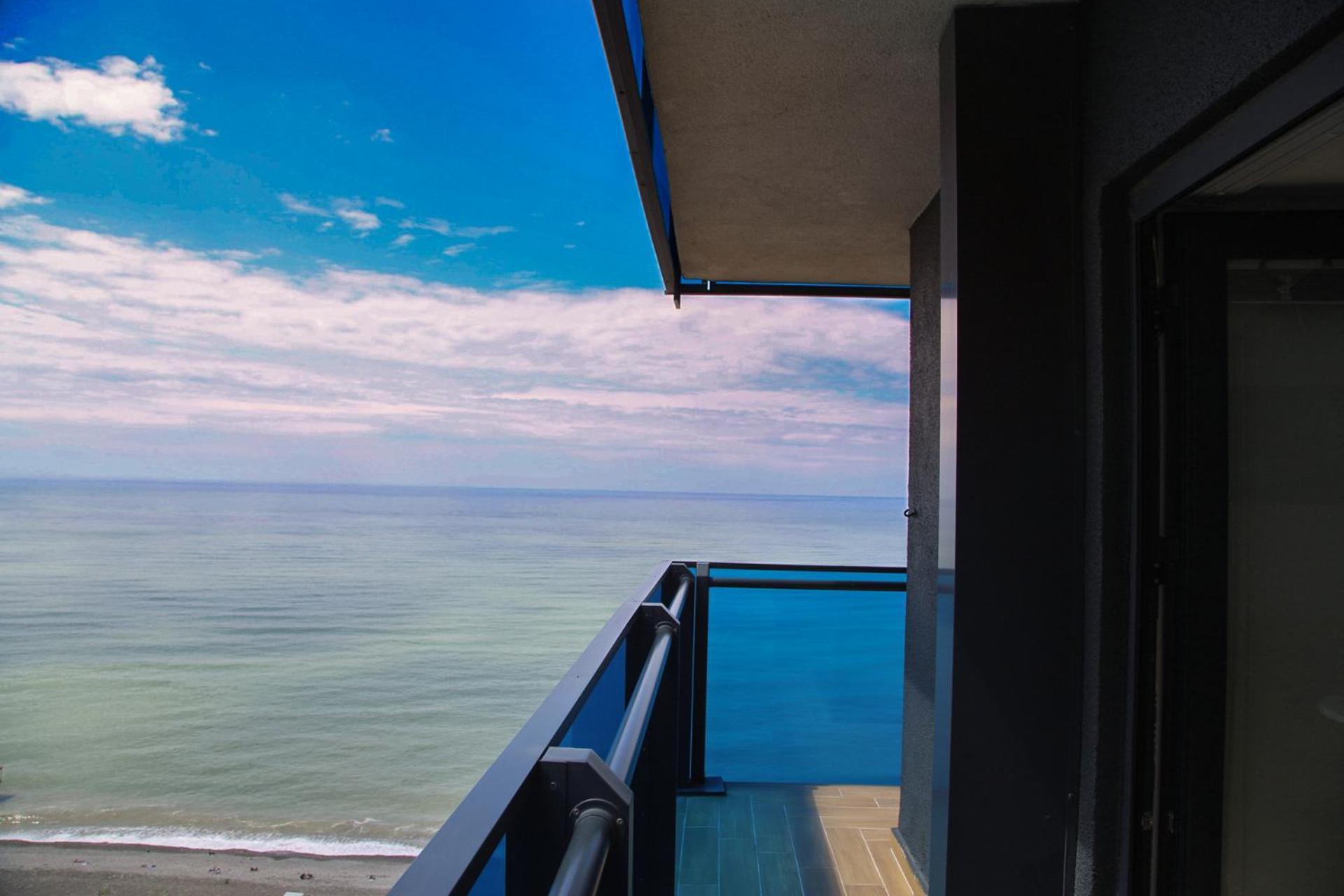 Orbi Twin Towers Aparthotel With Sea View Батумі Екстер'єр фото