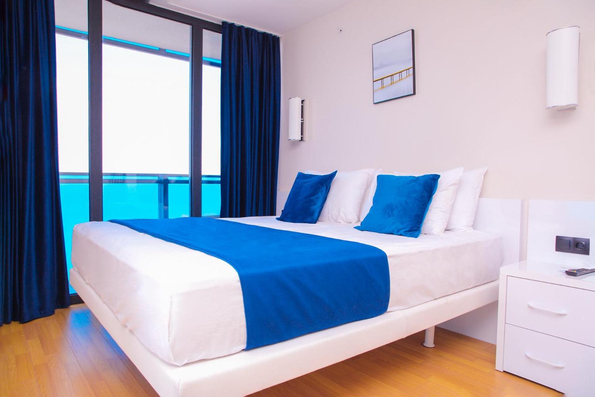 Orbi Twin Towers Aparthotel With Sea View Батумі Екстер'єр фото